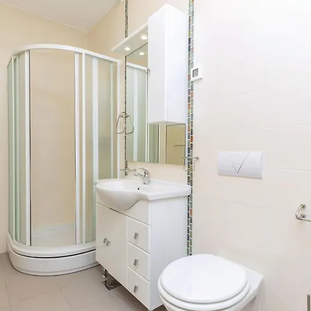 2 Bedroom Cozy In *