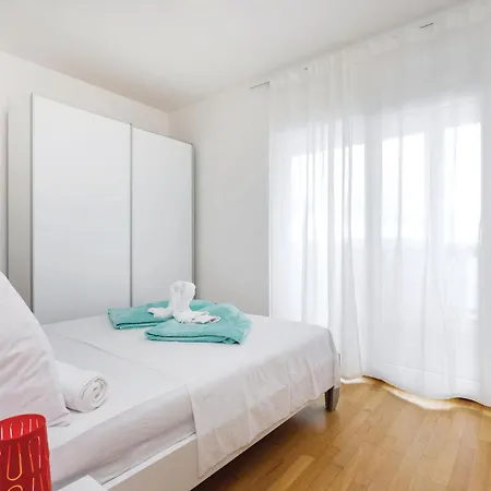 2 Bedroom Cozy In