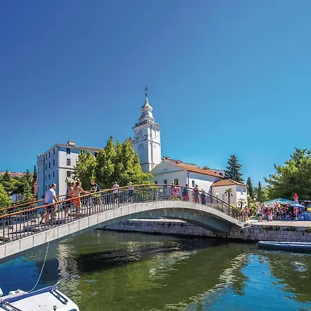 2 Bedroom Cozy In * Crikvenica