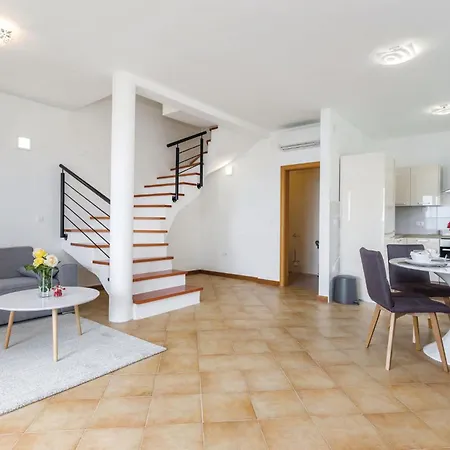 Beautiful In With Wifi Apartment