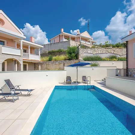 2 Bedroom Cozy In Crikvenica