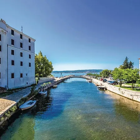 2 Bedroom Cozy In * Crikvenica