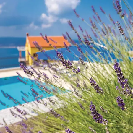 2 Bedroom Cozy In * Crikvenica