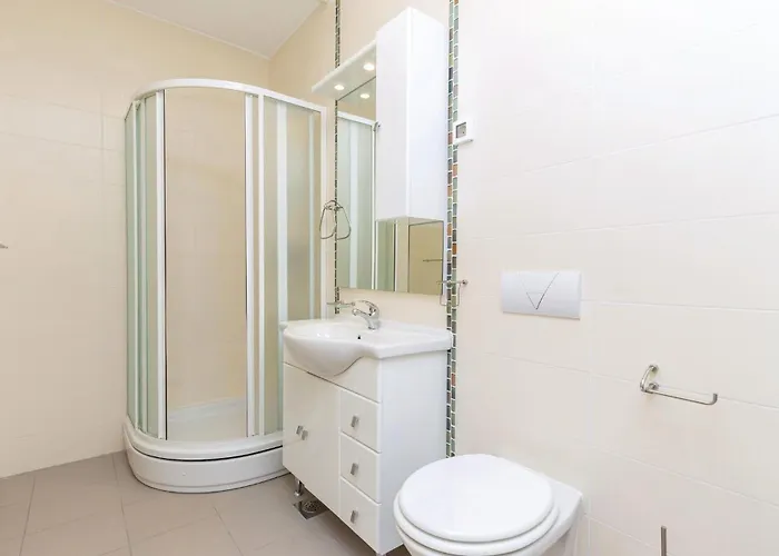 2 Bedroom Cozy In *