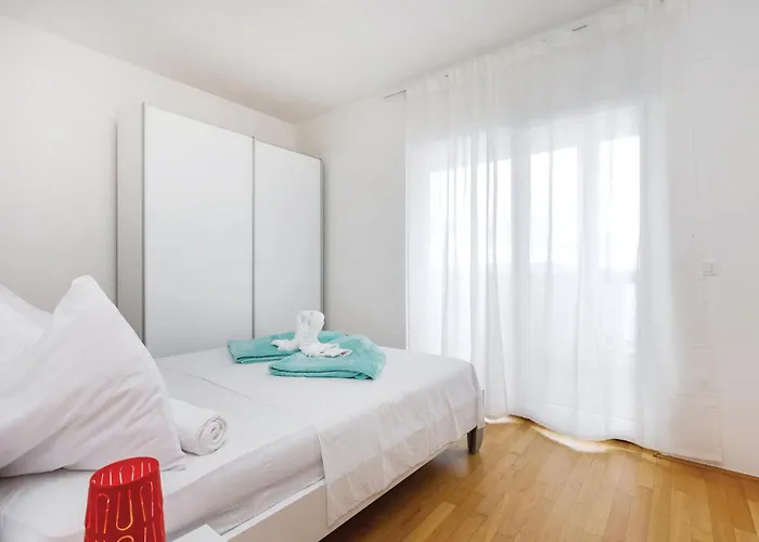 2 Bedroom Cozy In