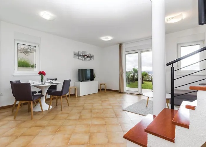 2 Bedroom Cozy In Apartmán Crikvenica