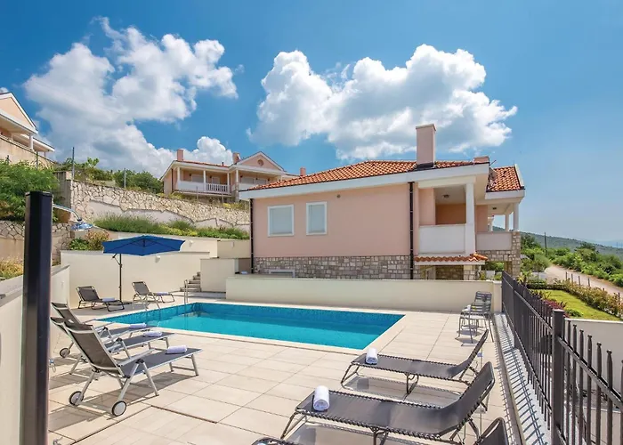 2 Bedroom Cozy In * Crikvenica