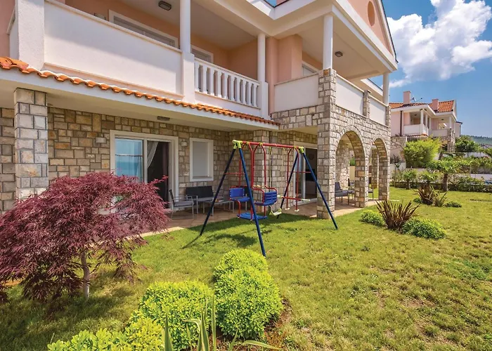 2 Bedroom Cozy In Crikvenica